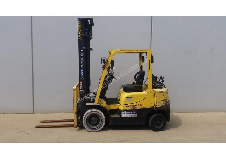 caption 2.5T Counterbalance Forklift