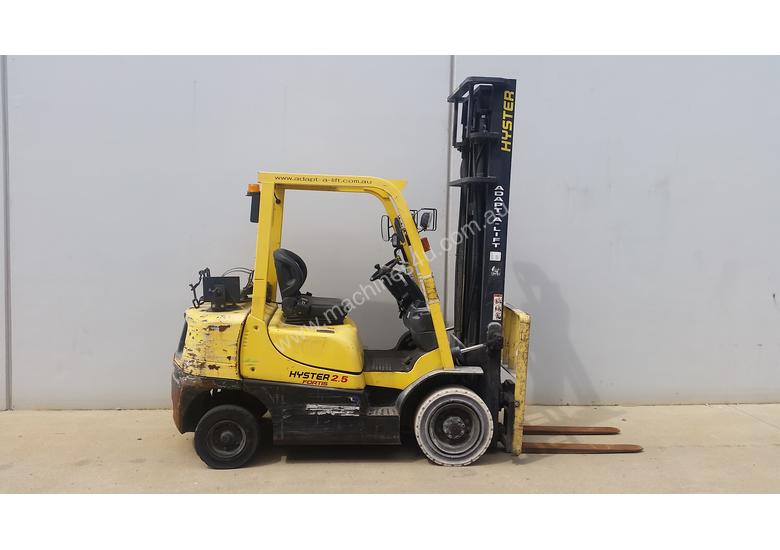 caption 2.5T Counterbalance Forklift