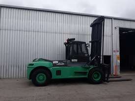LINDE 16 - 1200 Heavy Forklift - picture0' - Click to enlarge