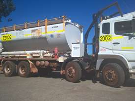Mitsubishi Fuso Bomb Truck 2004 - picture1' - Click to enlarge
