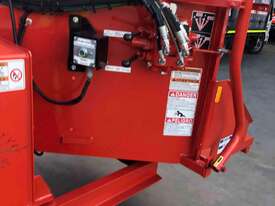 Morbark M12R Eager Beever Chipper - picture2' - Click to enlarge