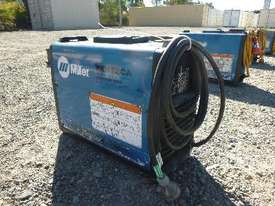 MILLER ELECTRIC MAXSTAR 200DX Welder - picture0' - Click to enlarge