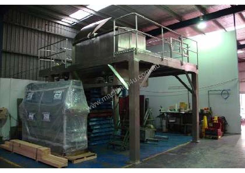 caption Double Helix S/S Ribbon Blender (3000L) on Platform