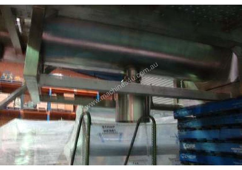 caption Double Helix S/S Ribbon Blender (3000L) on Platform