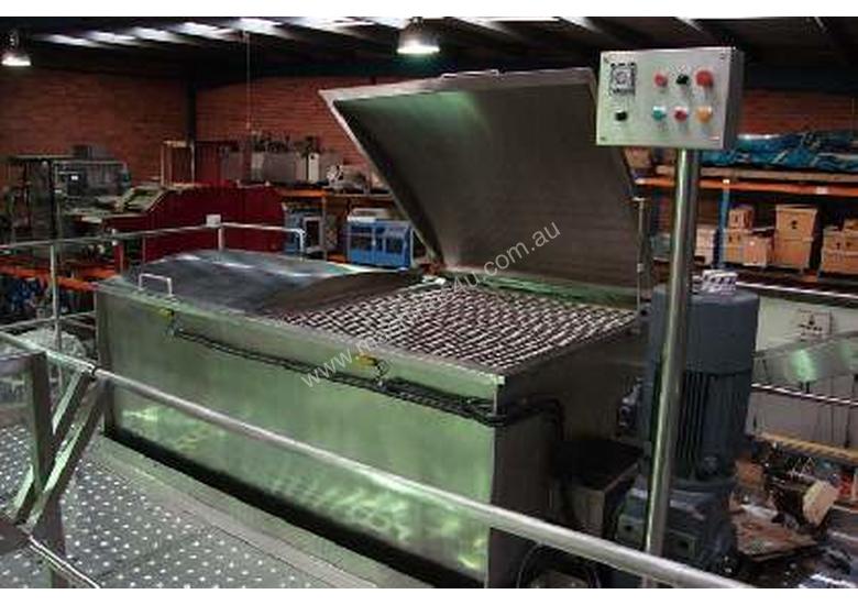 caption Double Helix S/S Ribbon Blender (3000L) on Platform