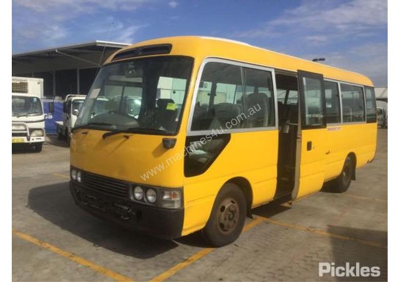 caption 1998 Toyota Coaster