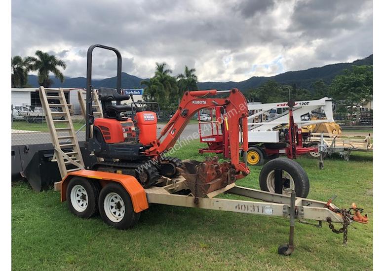 caption 2005 Kubota .8T K008-3 Mini Excavator