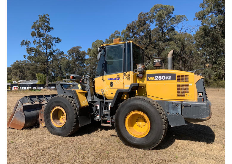 Used 2009 komatsu Komatsu WA250-6 Loader Tool Carrier Loader Wheel ...