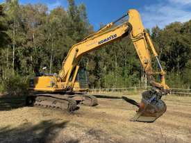 Komatsu PC220LC-8 - picture2' - Click to enlarge