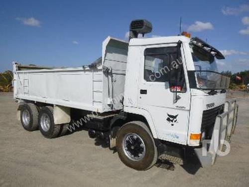 VOLVO FL7 Tipper Truck (T/A)