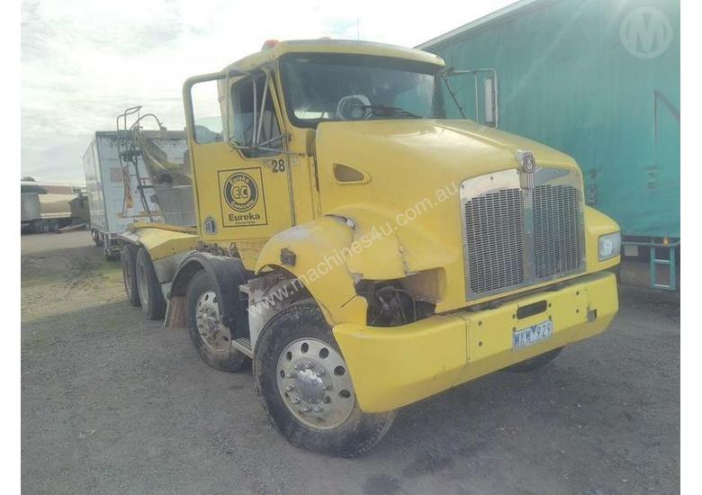 caption Kenworth T358