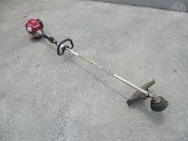 Honda UMK425U Brush Cutter - picture0' - Click to enlarge