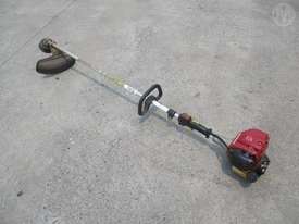 Honda UMK425U Brush Cutter - picture2' - Click to enlarge