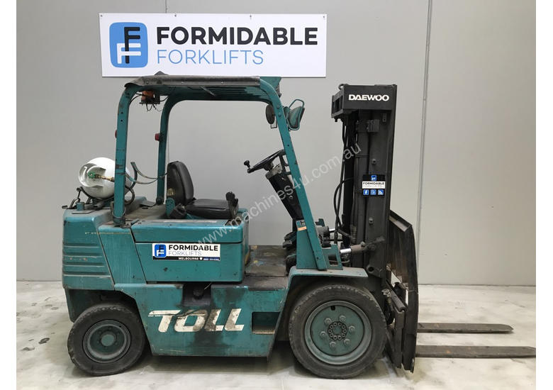 caption Daewoo G25 LPG / Petrol Counterbalance Forklift
