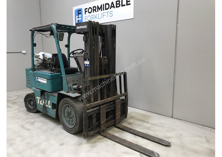 caption Daewoo G25 LPG / Petrol Counterbalance Forklift