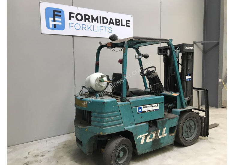 caption Daewoo G25 LPG / Petrol Counterbalance Forklift