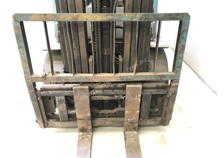 caption Daewoo G25 LPG / Petrol Counterbalance Forklift