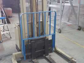 Crown Walkie Stacker - picture0' - Click to enlarge