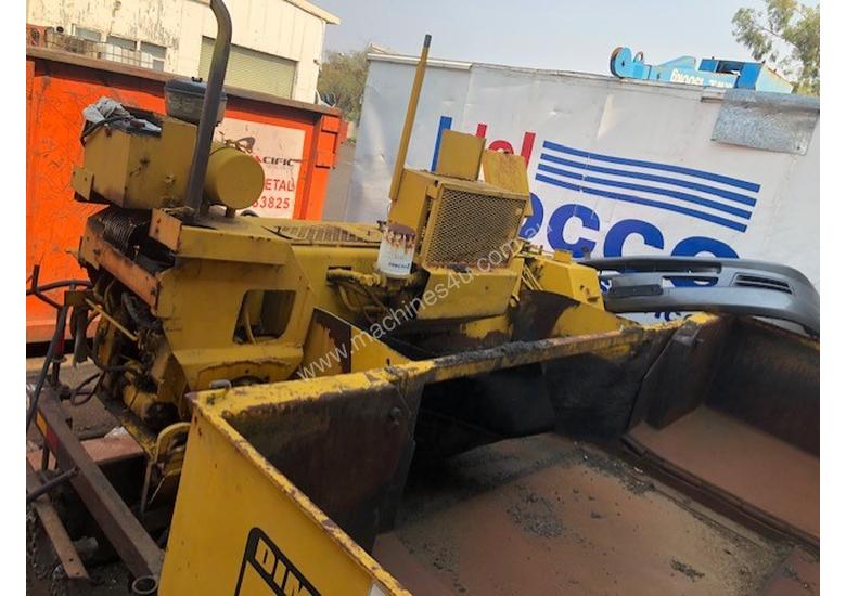 caption asphlt paver running good need inspection befor buy locae in laverton