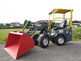 W10 Mini wheel Loader Eurotrac  - picture2' - Click to enlarge
