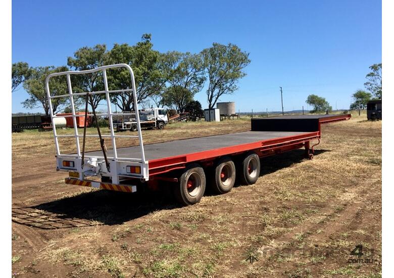 caption LOADMASTER step deck trailer