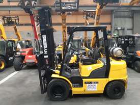 Hyundai 3 Tonne 6 Metre Mast Forklift - picture0' - Click to enlarge