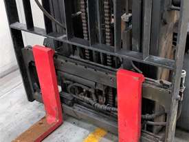 2.5T Diesel Counterbalance Forklift - picture1' - Click to enlarge