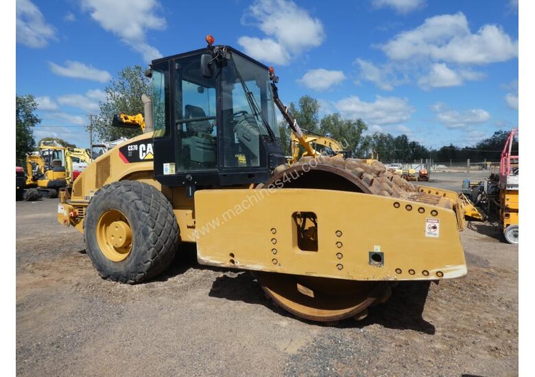 caption Caterpillar CS76 XT Smooth Drum Roller with Shells