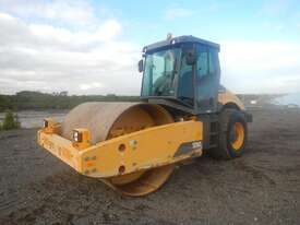 Volvo SD160 Single Drum Vibrating Roller - picture0' - Click to enlarge