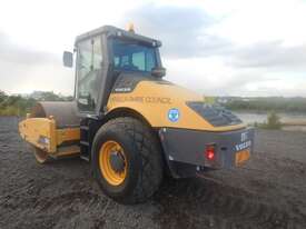 Volvo SD160 Single Drum Vibrating Roller - picture0' - Click to enlarge