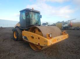 Volvo SD160 Single Drum Vibrating Roller - picture2' - Click to enlarge