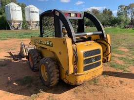 John Deere 250 Skid steer loader for sale - picture0' - Click to enlarge