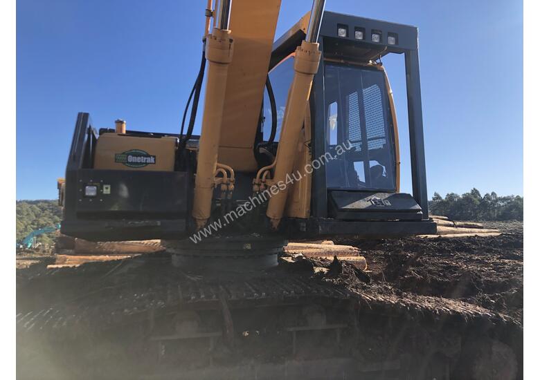 caption 2015 Hyundai R250LC-9HC Log Loader