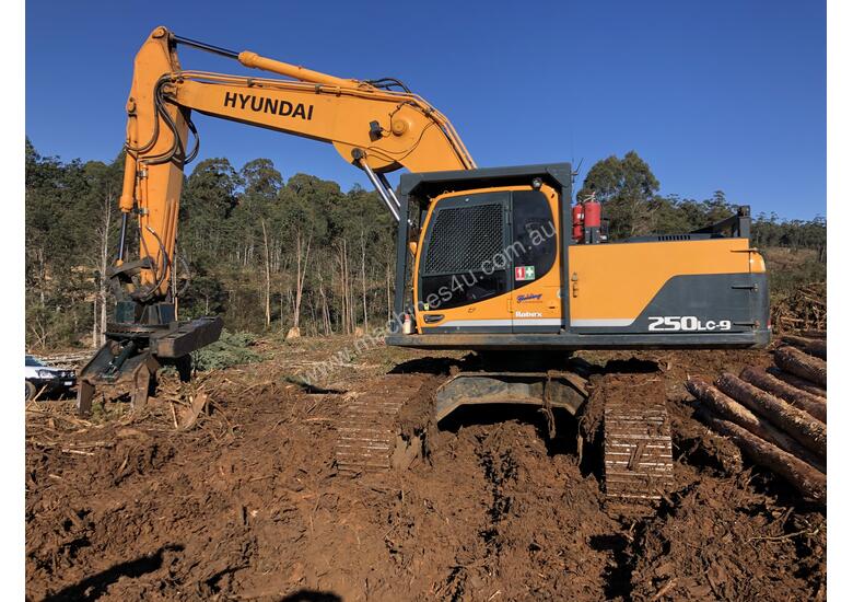 caption 2015 Hyundai R250LC-9HC Log Loader