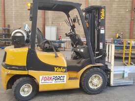 Yale 2.5t LPG forklift with jib - picture1' - Click to enlarge