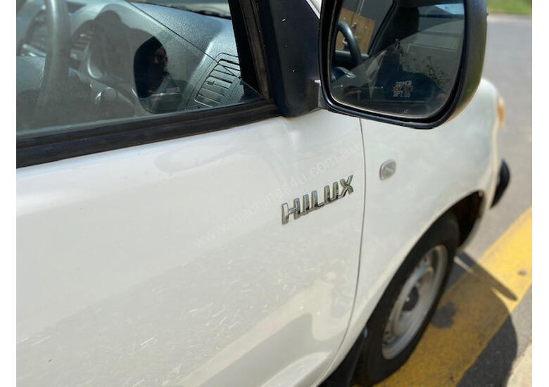 caption Toyota HILUX Utility Light Commercial