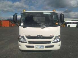 Hino 300 Series 2 - picture0' - Click to enlarge