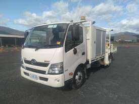 Hino 300 Series 2 - picture1' - Click to enlarge