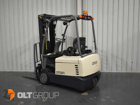 Crown 3 Wheel Electric Forklift 4825mm Lift Height Container Mast Low Hours New Steer Tyres - picture0' - Click to enlarge