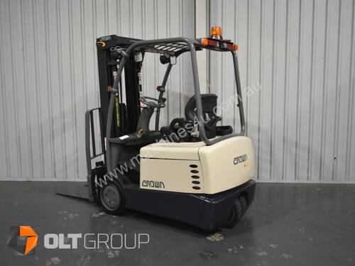 Crown 3 Wheel Electric Forklift 4825mm Lift Height Container Mast Low Hours New Steer Tyres