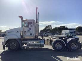 2005 Mack Trident - picture1' - Click to enlarge