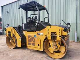 Caterpillar CB7 - picture1' - Click to enlarge