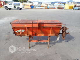PORT 3 POINT LINKAGE SPREADER BOX - picture2' - Click to enlarge