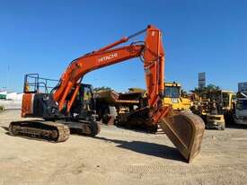 Hitachi ZX225US-3 Excavator - picture1' - Click to enlarge