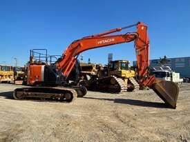 Hitachi ZX225US-3 Excavator - picture2' - Click to enlarge