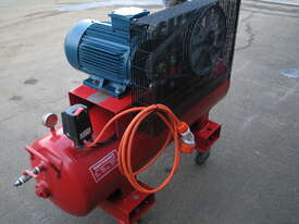 155L 5.5kw 7.5HP Air Compressor - Mcmillan C75 - picture2' - Click to enlarge