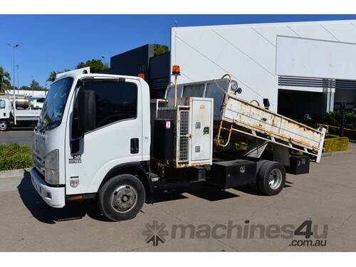 2011 ISUZU NPR 200 - Tipper Trucks