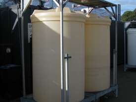 Twin HDPE Mixer Mixing Tanks - 1500L x 2 - picture0' - Click to enlarge