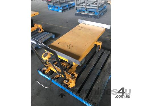 Hydraulic lift trolley