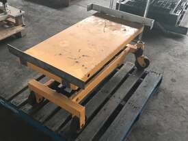 Hydraulic lift trolley - picture0' - Click to enlarge